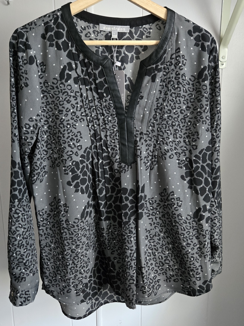 Daniel Rainn Black & Gray Animal-Print Pintuck Tunic